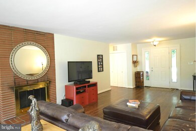 6609 Dearborn Dr, Falls Church, VA 22044 - photo 4