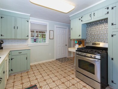 53 Mount Vernon St, Somersworth, NH 03878 - photo 3