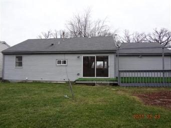 109 Bolz Rd, Carpentersville, IL 60110 - photo 2