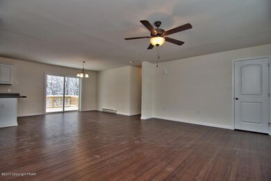 125 Michaels Run, Stroudsburg, PA 18360 - photo 3