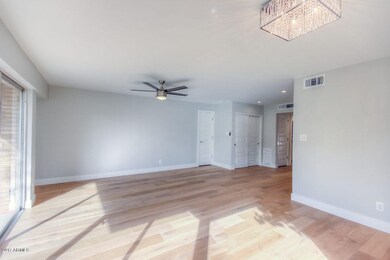 Living Room (3)-SMALL