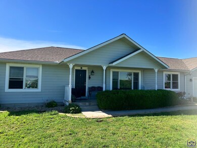 25082 Oregon Trail Rd, Saint Marys, KS 66536 - photo 5