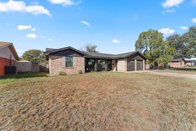 306 S Eisenhower Dr, Midland, TX 79703 - photo 2