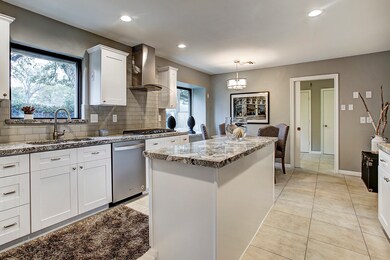 12234 Kimberley Ln, Houston, TX 77024 - photo 3