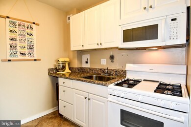 The Cavendish unit 510, Arlington, VA 22202 - photo 4