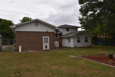 202 Pellimore Dr, Warner Robins, GA 31093 - photo 2