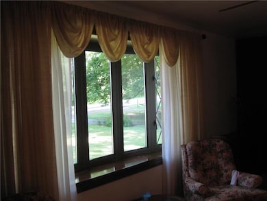 Drapes on the bay window....picture does not do th