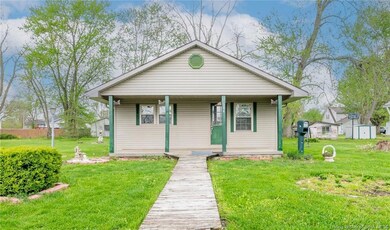 386 S High St, Austin, IN 47102 - photo 2