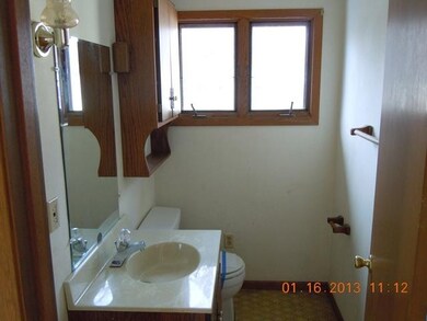 412 Church St, Clinton, WI 53525 - photo 6