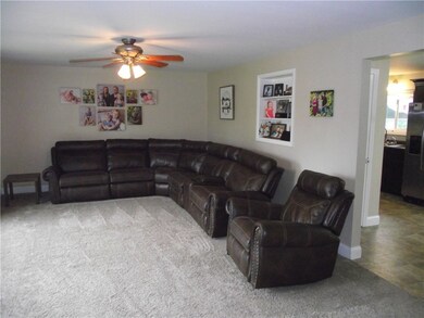 1004 W Franklin Ave, Effingham, IL 62401 - photo 3