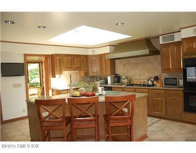 7 Lakewood Cir S, Greenwich, CT 06830 - photo 6