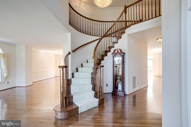 1721 Drewlaine Dr, Vienna, VA 22182 - photo 7