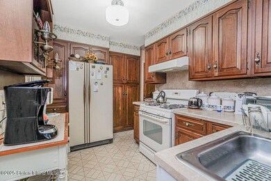 36 Shaw Place, Staten Island, NY 10302 - photo 7