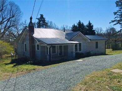 1729 Zoo Pkwy, Asheboro, NC 27205 - photo 2