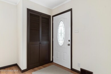 302 Howell St-19