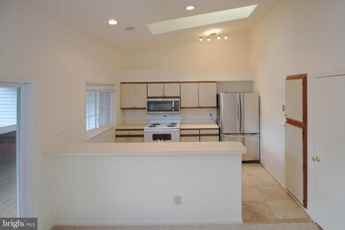 12893 Grays Pointe Rd unit C, Fairfax, VA 22033 - photo 4