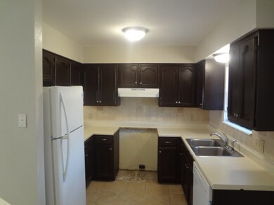 5320 Cypress Dr, Laredo, TX 78041 - photo 3