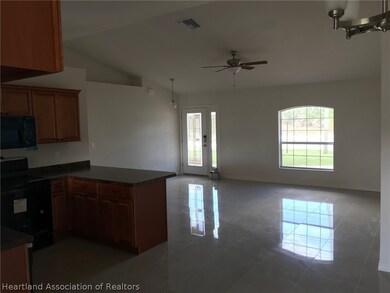 472 Lake Gloria Dr, Lake Placid, FL 33852 - photo 3