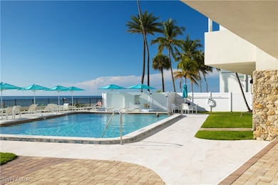 1977 Gulf Shore Blvd N unit 401, Naples, FL 34102 - photo 5