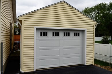 8945 Angling Rd, Portage, MI 49024 - photo 3