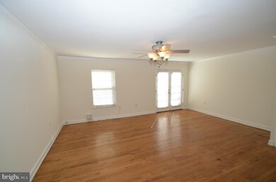6453 Shannon Station Ct, Springfield, VA 22152 - photo 2