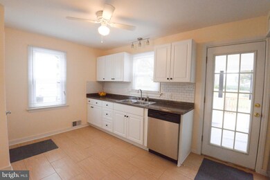 233 Devonshire Rd, Hagerstown, MD 21740 - photo 3