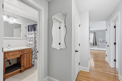 2507 Bryant Ave S unit 103, Minneapolis, MN 55405 - photo 2