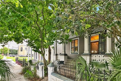 Front view of property.