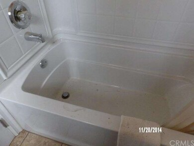 BATH TUB