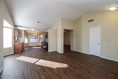 5169185-830w553h