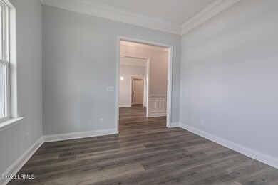 6 Living room