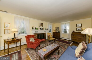 810 Park Ave, Falls Church, VA 22046 - photo 4