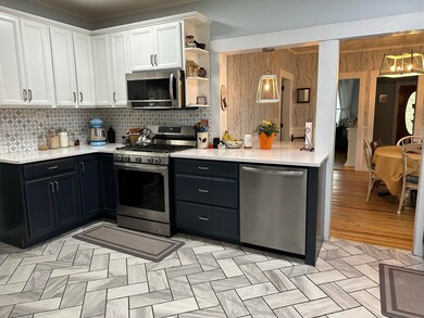 83 Elm St, Hardwick, VT 05843 - photo 2