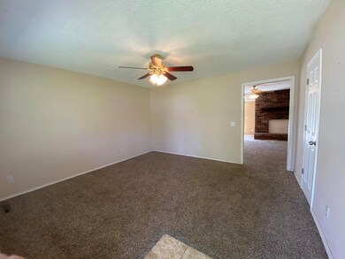 6AEDEC46-0C66-4ADE-B191-E57F23BF3F08