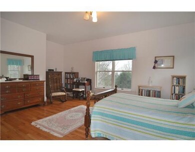 81 Tefft St, Saunderstown, RI 02874 - photo 7