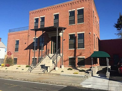 192 Benefit St unit 202, Pawtucket, RI 02861 - photo 2