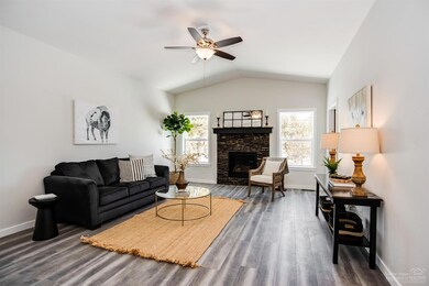 20698 SE Cougar Peak Dr, Bend, OR 97702 - photo 6