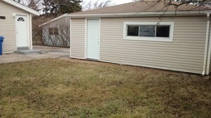 1219 Sacramento Dr, Carpentersville, IL 60110 - photo 4