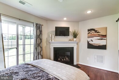 3023 Chinkapin Oak Ln unit 333, Woodbridge, VA 22191 - photo 7