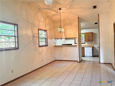 614 Mill St unit B, San Marcos, TX 78666 - photo 4