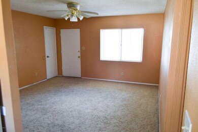 12 Entry Living room