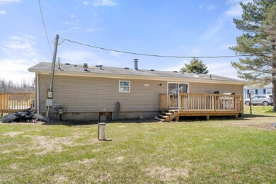 620 W Jeffery St, Reed City, MI 49677 - photo 2