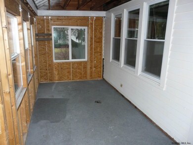 33 N Amherst Ave, Schenectady, NY 12304 - photo 2