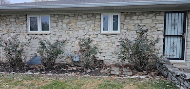8135 Bishops Ln, Indianapolis, IN 46217 - photo 7