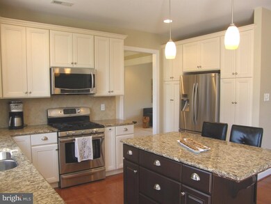 210 Daulton Ct, Langhorne, PA 19047 - photo 6