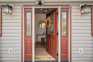 15-HomeView_Media-1591_Clover_Rd