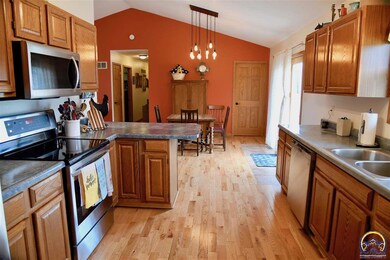 10256 Ross Rd, Topeka, KS 66615 - photo 6