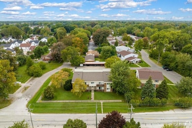 35775 Union Lake Rd, Clinton Township, MI 48035 - photo 5