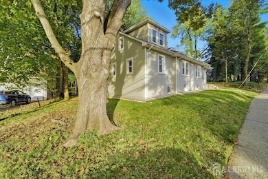 2 Metuchen Ave, Woodbridge, NJ 07095 - photo 4