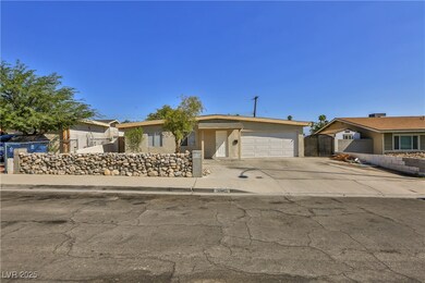 5304 Mountain View Dr, Las Vegas, NV 89146 - photo 2